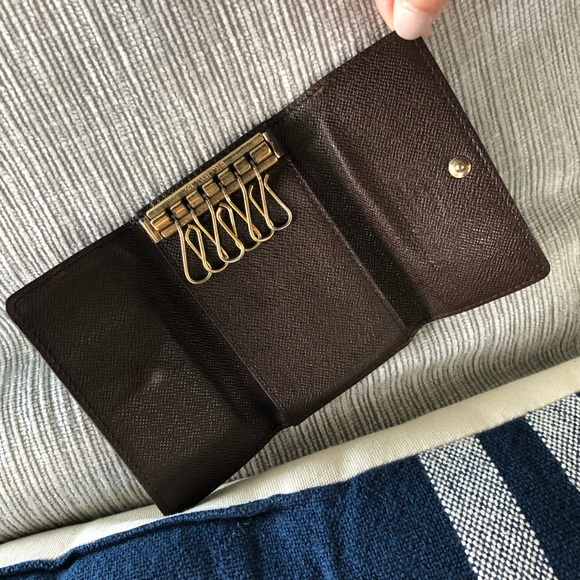 Louis Vuitton Key Pouch - Picture 4 of 6